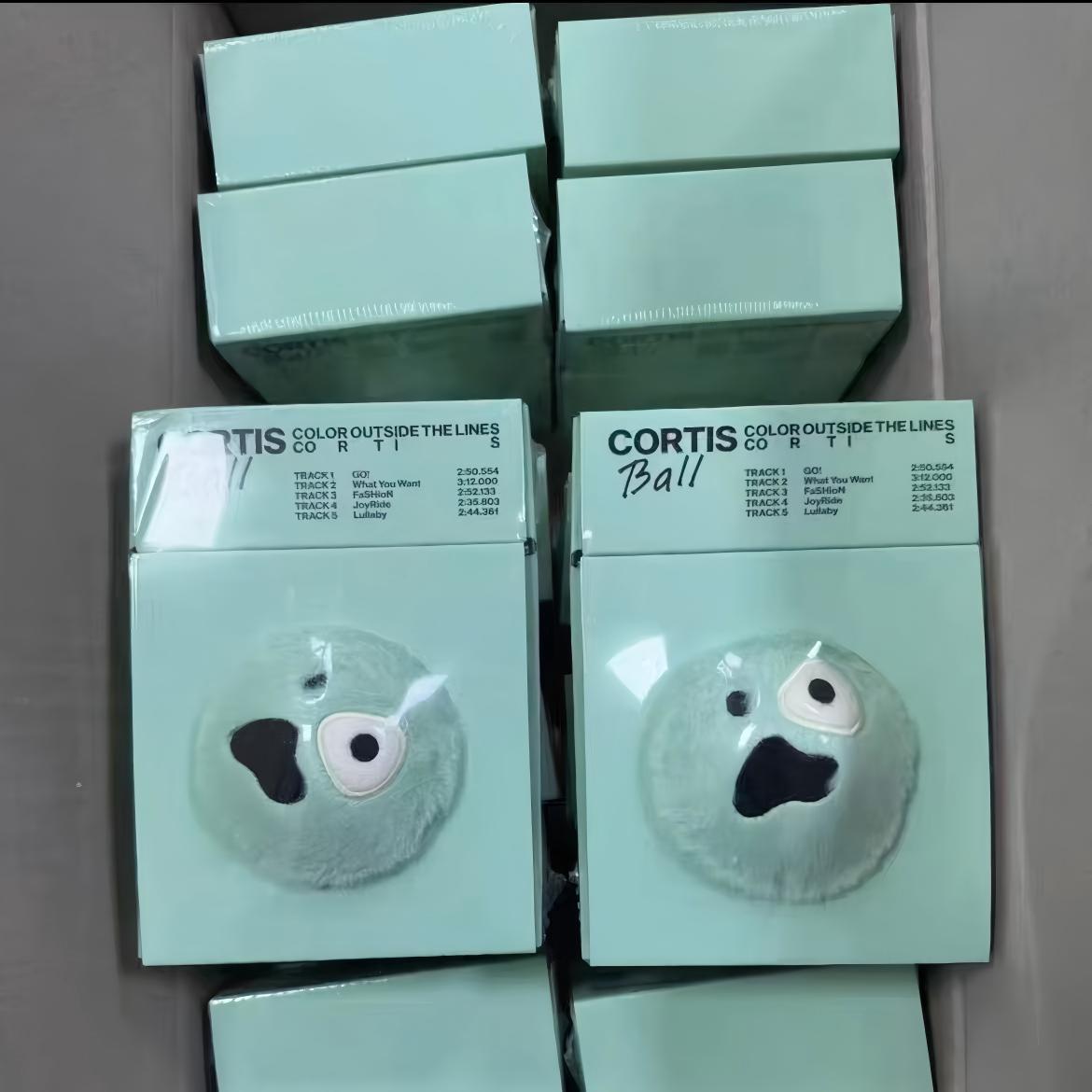 CORTIS BALL + CD + PHOTOCARDS