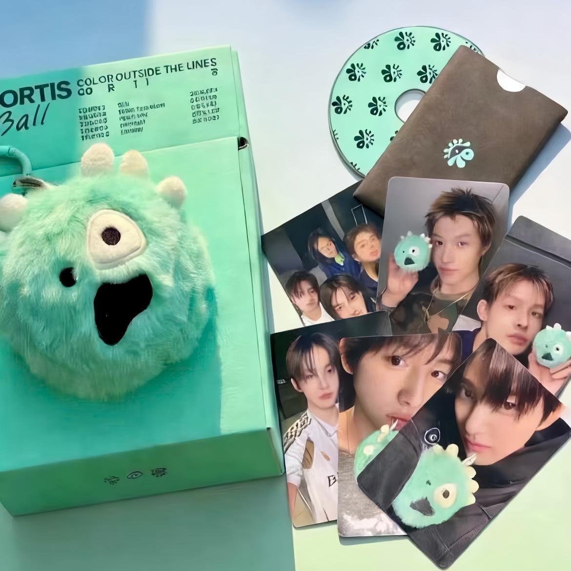 CORTIS BALL + CD + PHOTOCARDS