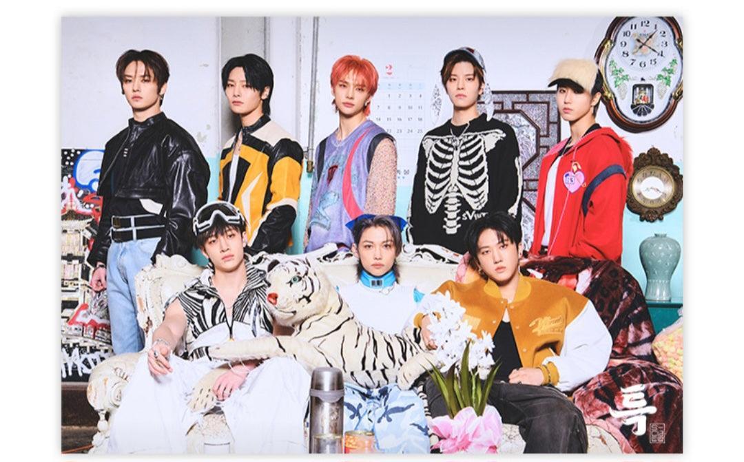 STRAY KIDS PHOTOBOOK 80 PCS (PHOTOBOOK+79 ITEMS) VARIOUS OPTIONS!✨